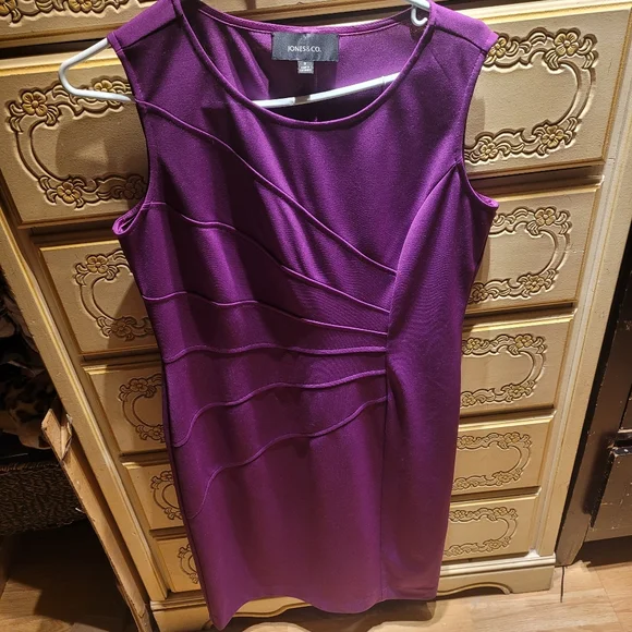 Dress - Picture 5 of 7